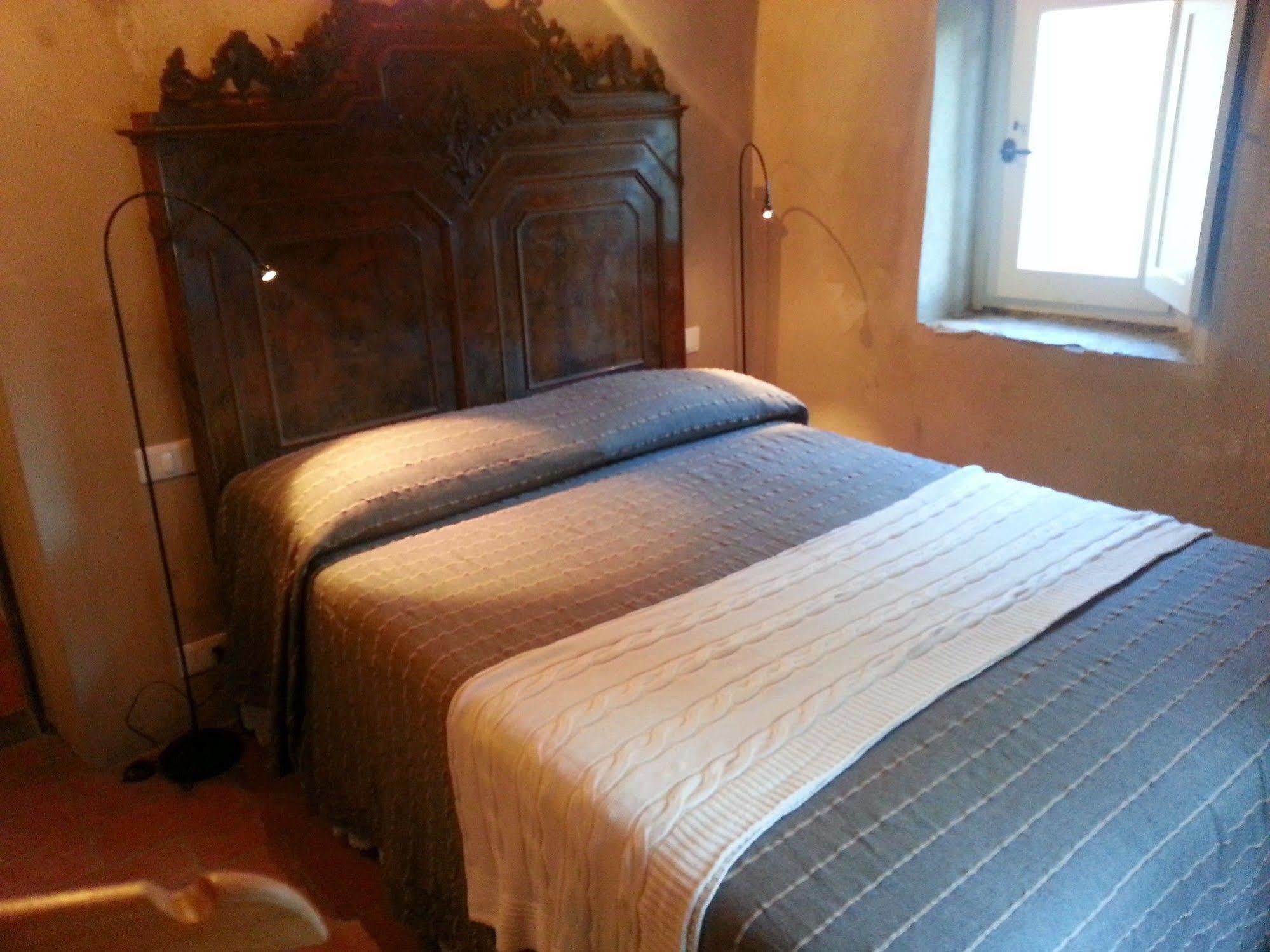 Casale Amati Country House Ortonovo Exterior photo