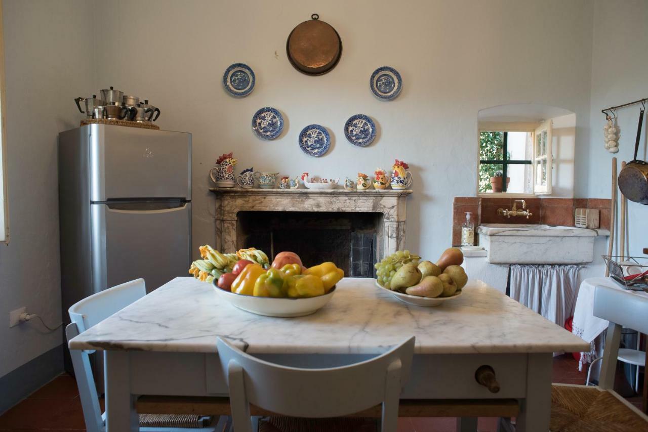 Casale Amati Country House Ortonovo Exterior photo